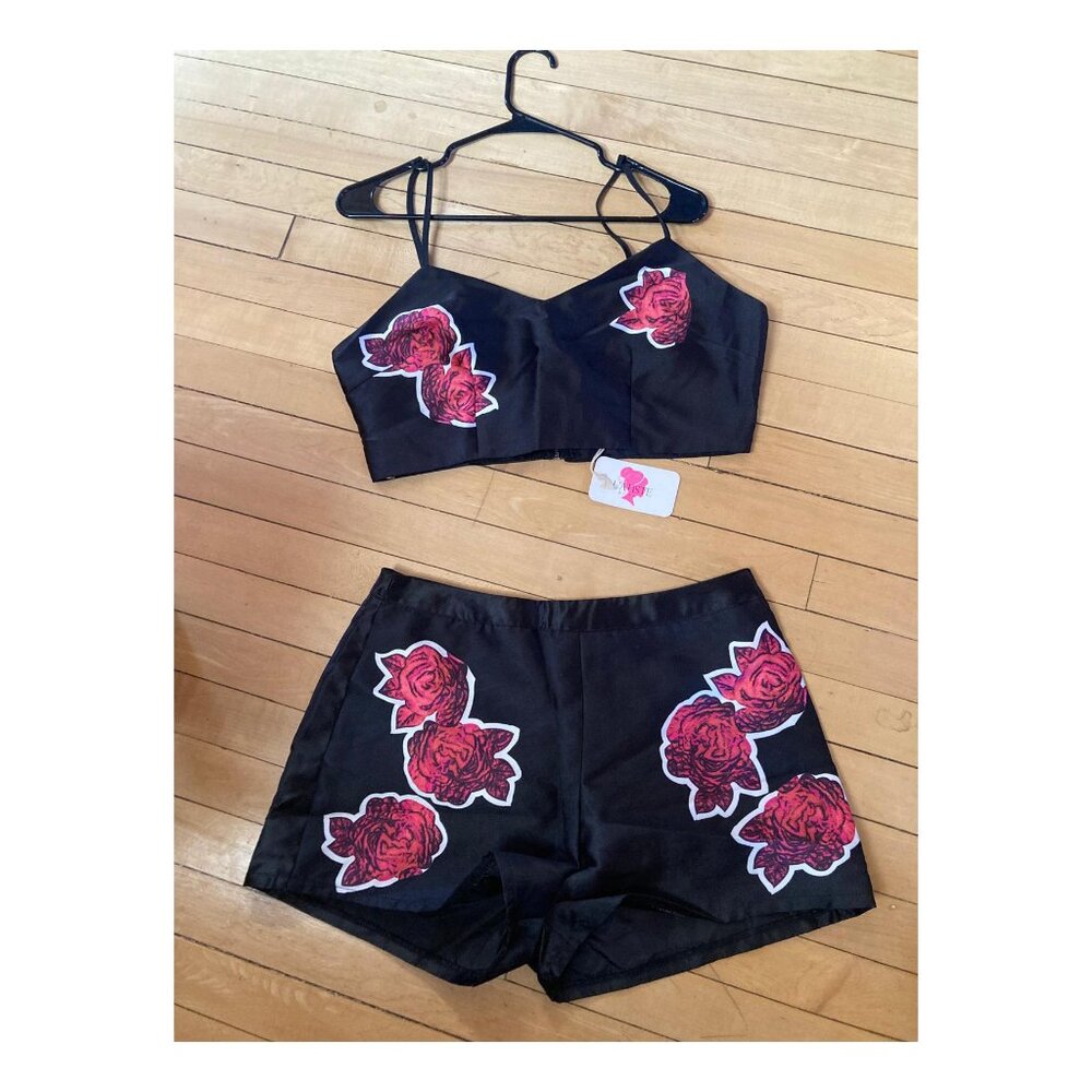 L'ATISTE by Amy two-piece matching floral bra and shorts with roses W/TAGS